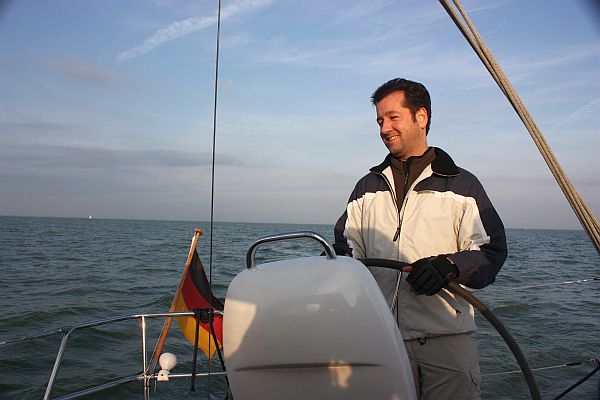 img_9676-skipper-auf-ijsselmeer.jpg